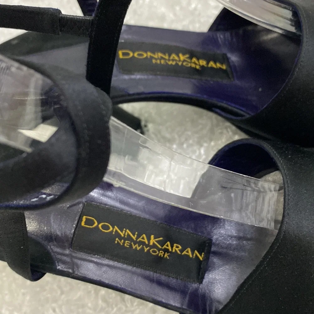 Donna Karan Ladies Size 7 Black High Heel Shoes